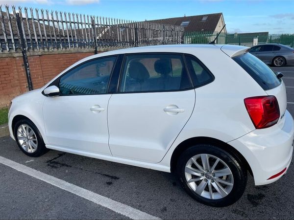 Volkswagen Polo Hatchback, Petrol, 2014, White