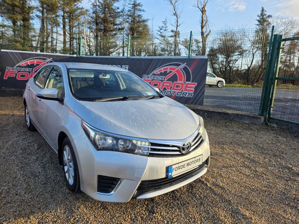 Toyota Corolla Saloon, Diesel, 2015, Silver