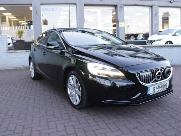 Volvo V40 Hatchback, Diesel, 2018, Black