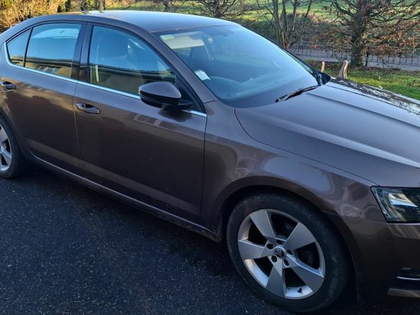Skoda Octavia Saloon, Diesel, 2018, Brown