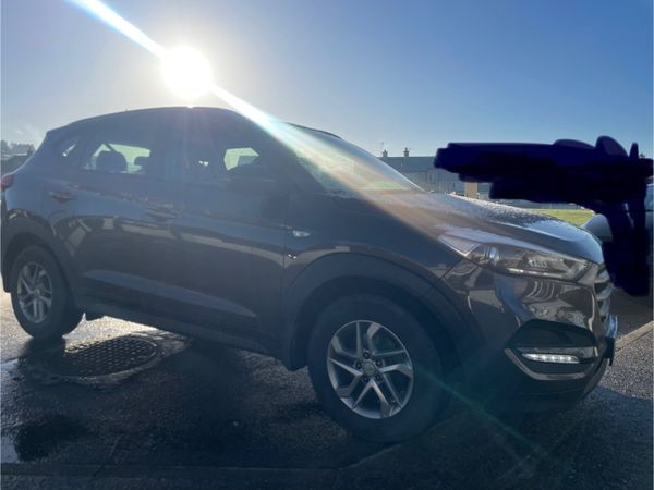 Hyundai Tucson SUV, Diesel, 2016, Bronze