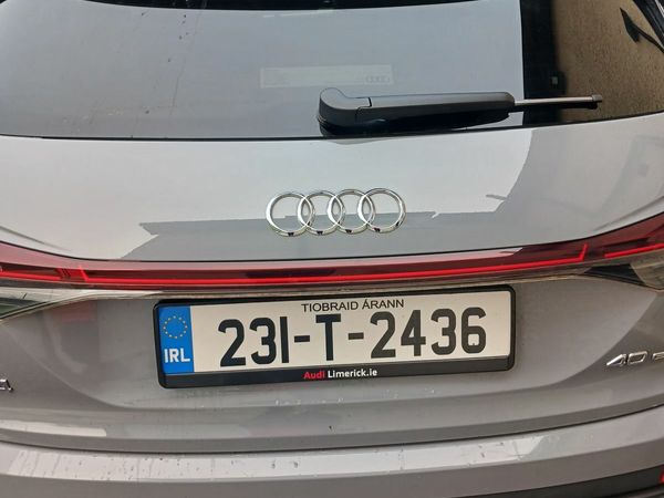 Audi e-tron Estate/Jeep, Electric, 2023, Grey