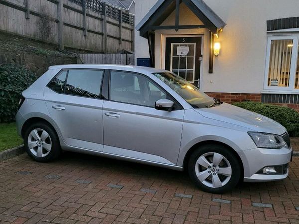 Skoda Fabia Hatchback, Petrol, 2016, Silver