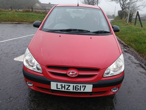 Hyundai Getz Hatchback, Petrol, 2009, Red