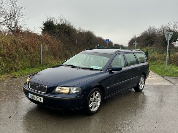 Volvo V70 Estate, Petrol, 2003, Blue