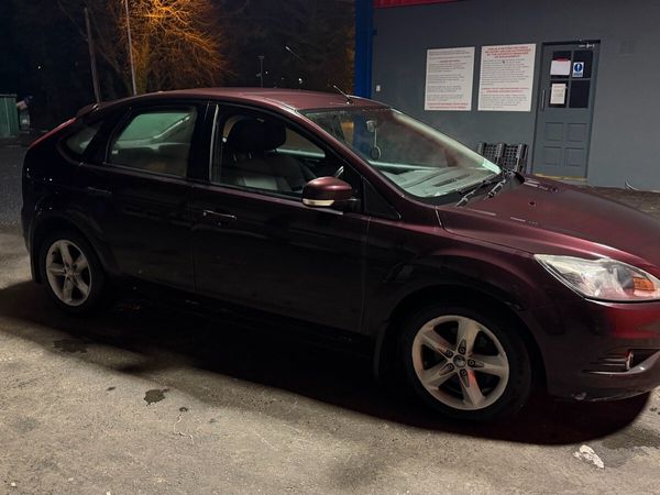 Ford Focus Hatchback, Petrol, 2008, Purple