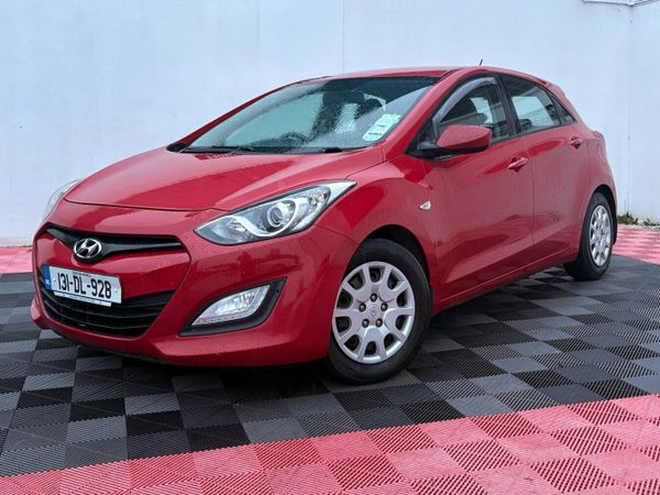 Hyundai i30 MPV, Diesel, 2013, Red