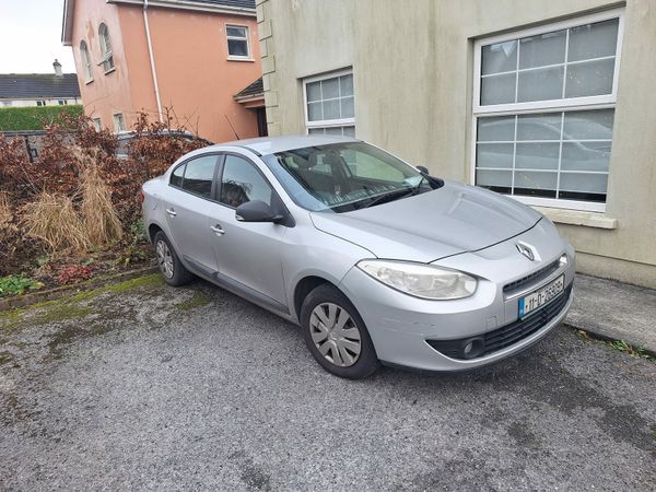 Renault Fluence Saloon, Diesel, 2011, Silver