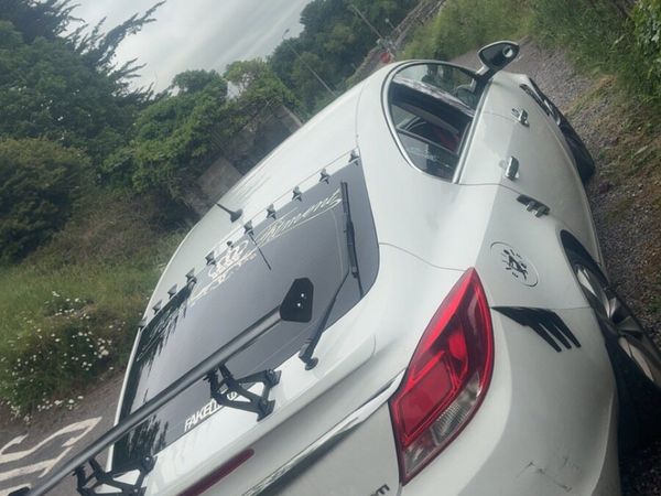 Vauxhall Insignia Hatchback, Diesel, 2012, White