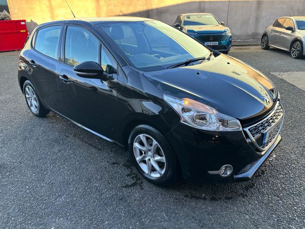 Peugeot 208 Hatchback, Petrol, 2014, Black