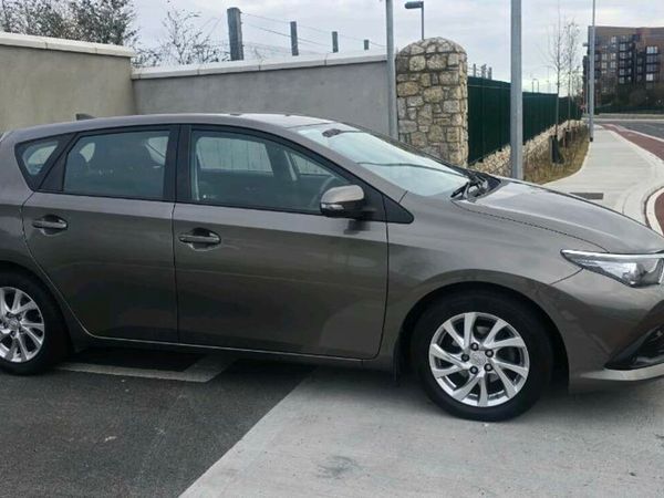 Toyota Auris MPV, Petrol, 2018, Grey