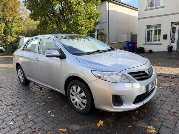 Toyota Corolla Saloon, Diesel, 2013, Silver