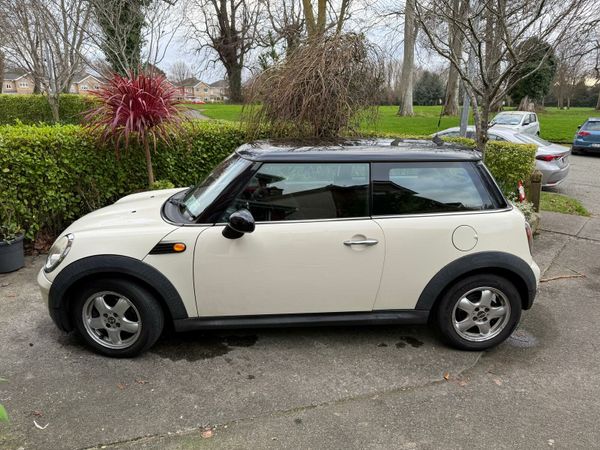 Mini Cooper Hatchback, Petrol, 2007, White