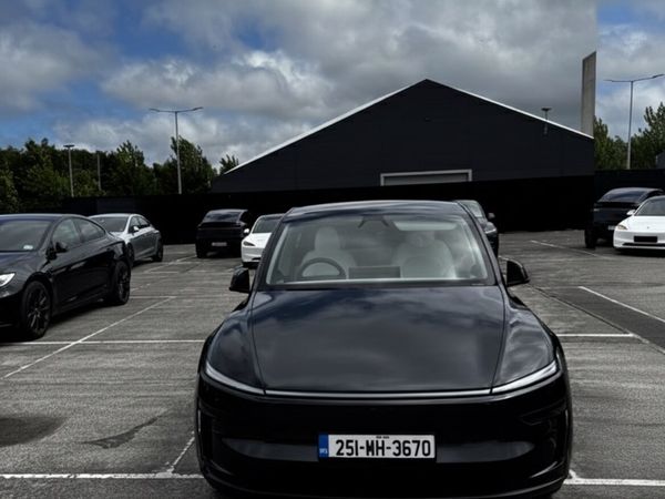 Tesla Model Y MPV, Electric, 2025, Grey