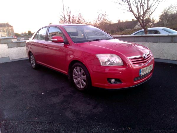 Toyota Avensis Saloon, Petrol, 2008, Red