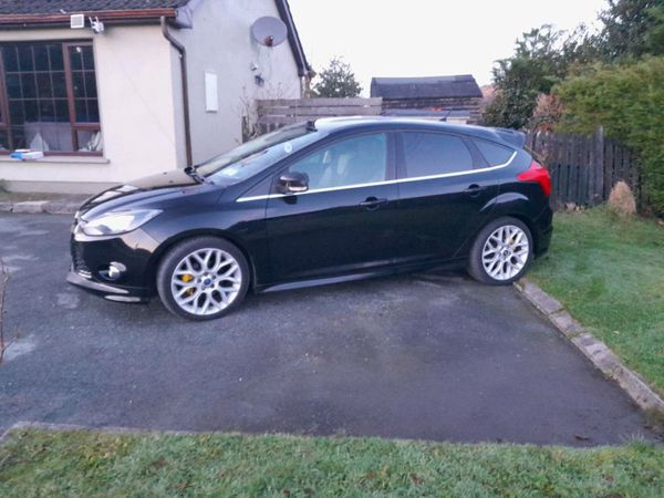 Ford Focus Hatchback, Petrol, 2013, Black