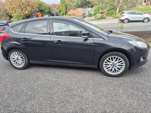 Ford Focus Hatchback, Petrol, 2011, Black