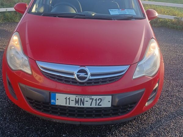 Opel Corsa Hatchback, Diesel, 2011, Red