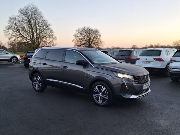 Peugeot 5008 MPV, Diesel, 2024, Grey