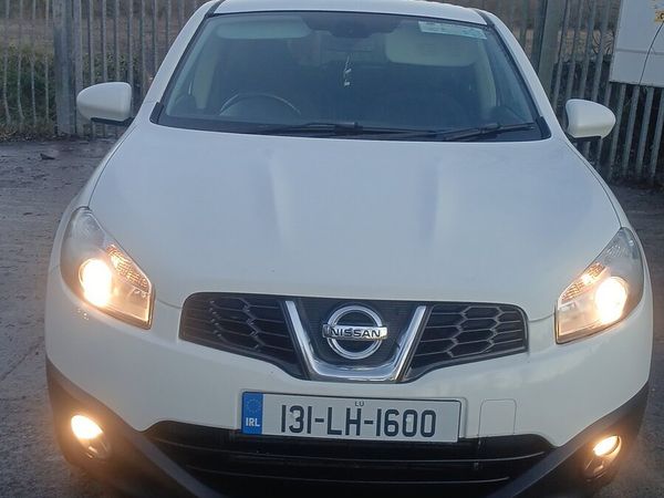 Nissan Qashqai Hatchback, Diesel, 2013, White