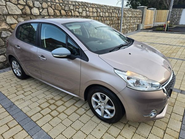 Peugeot 208 Hatchback, Petrol, 2013, Grey