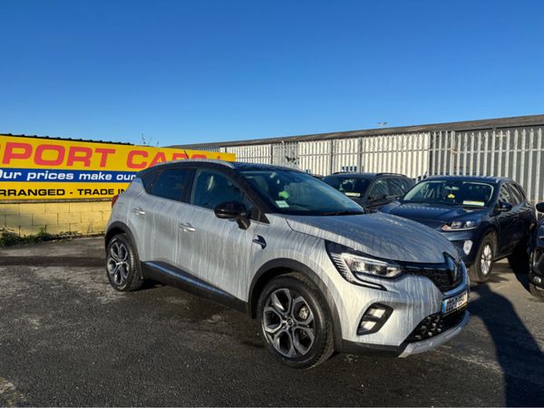 Renault Captur Hatchback, Petrol, 2022, Grey