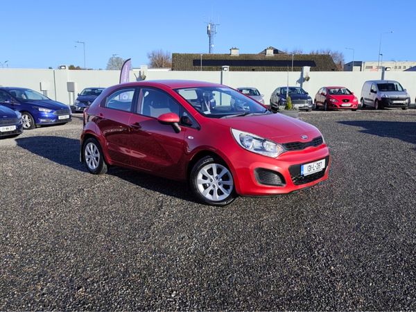 Kia Rio Hatchback, Diesel, 2013, Red