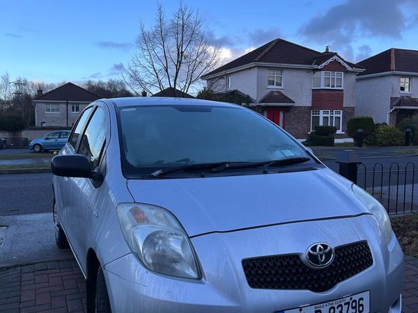 Toyota Yaris Hatchback, Petrol, 2006, Silver