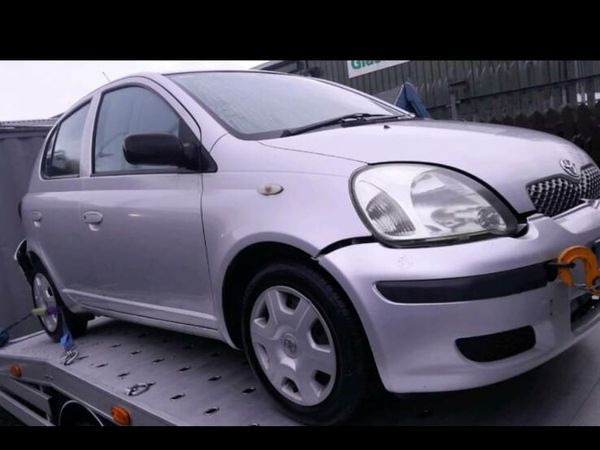 Toyota Yaris Hatchback, Petrol, 2005, Silver