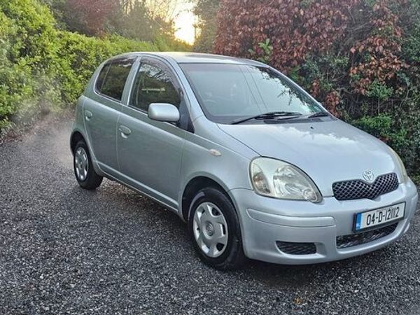 Toyota Yaris Hatchback, Petrol, 2004, Silver