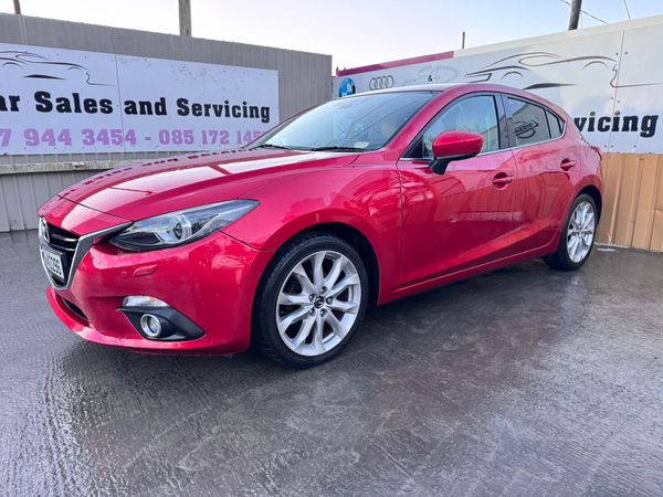 Mazda Mazda3 Hatchback, Diesel, 2014, Red