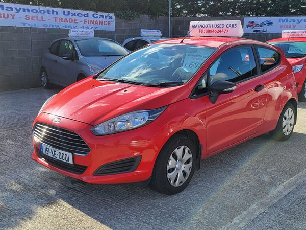 Ford Fiesta Hatchback, Petrol, 2015, Red