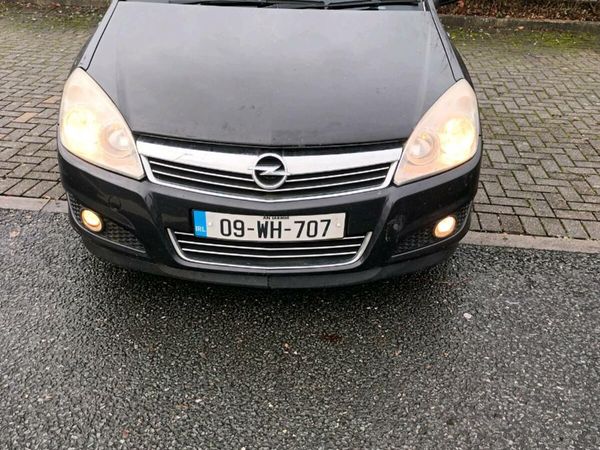 Opel Astra Hatchback, Petrol, 2009, Black