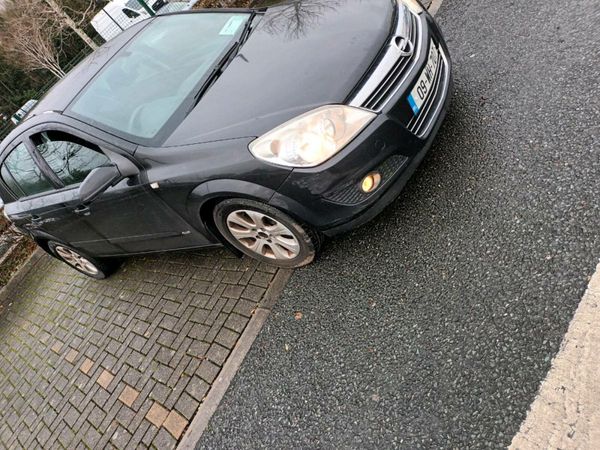Opel Astra Hatchback, Petrol, 2009, Black