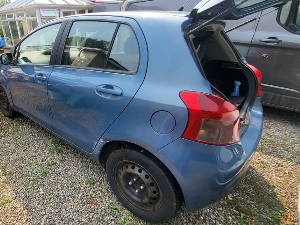 Toyota Yaris Hatchback, Petrol, 2006, Blue