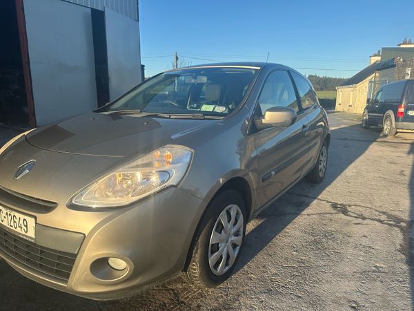 Renault Clio Hatchback, Ethanol Petrol, 2010, Gold