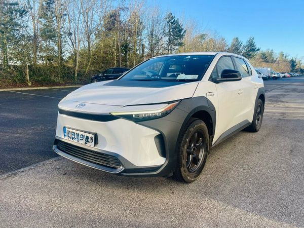 Toyota bZ4X Estate/Jeep, Electric, 2022, White