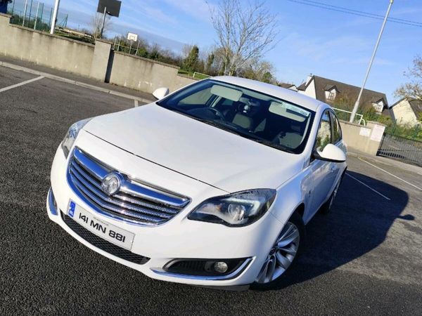 Vauxhall Insignia Hatchback, Diesel, 2014, White