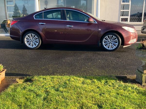 Opel Insignia MPV, Diesel, 2013, Red