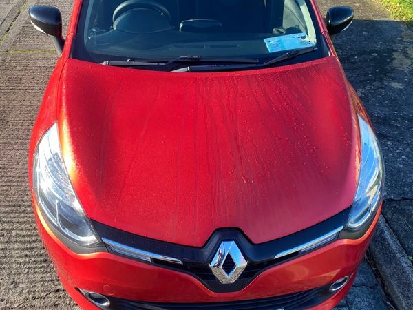 Renault Clio Hatchback, Petrol, 2016, Red