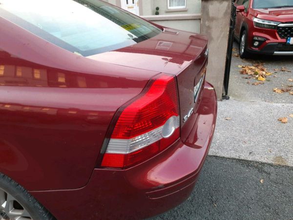 Volvo S40 Saloon, Petrol, 2006, Red
