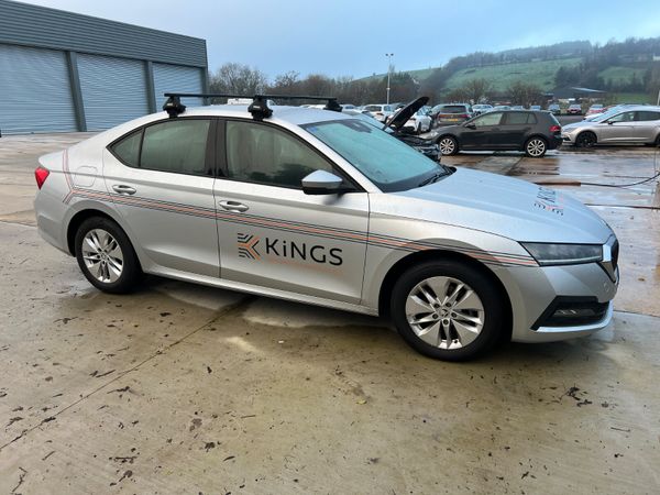 Skoda Octavia Hatchback, Diesel, 2022, Silver