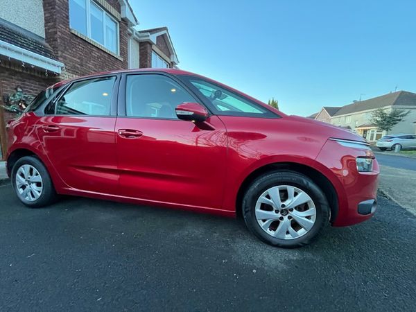 Citroen C4 Hatchback, Diesel, 2015, Red