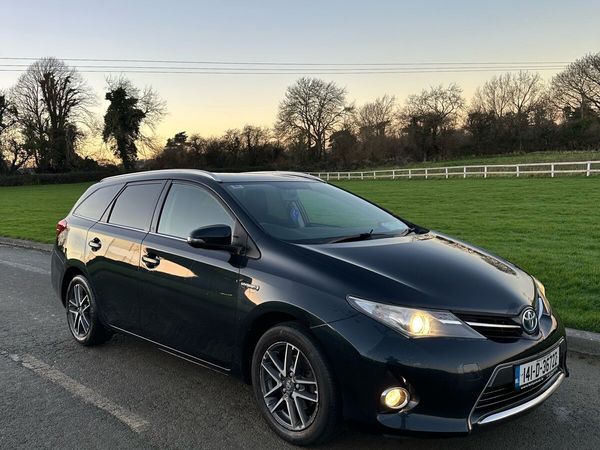 Toyota Auris Estate, Petrol Hybrid, 2014, Grey