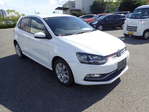 Volkswagen Polo Pick Up, Petrol, 2016, White