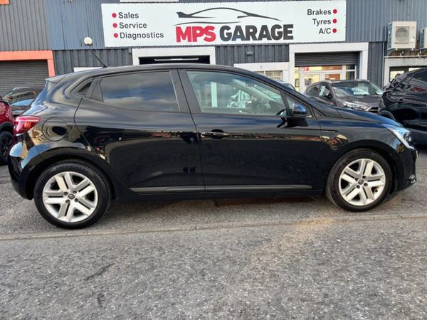 Renault Clio Hatchback, Petrol, 2022, Black