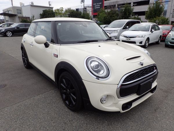 Mini Cooper Hatchback, Diesel, 2018, White