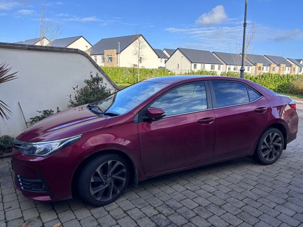 Toyota Corolla Saloon, Diesel, 2017, Red