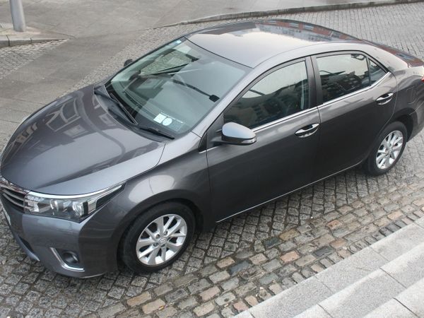 Toyota Corolla Saloon, Diesel, 2015, Grey