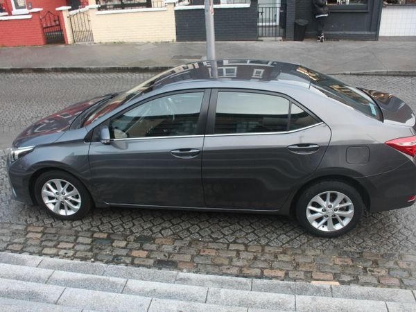 Toyota Corolla Saloon, Diesel, 2015, Grey